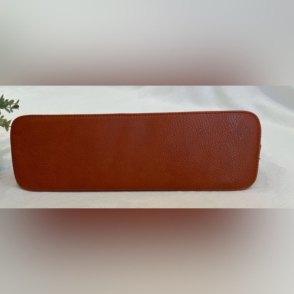 Bisou Bisou Y2K studded bag. - Picture 6 of 6